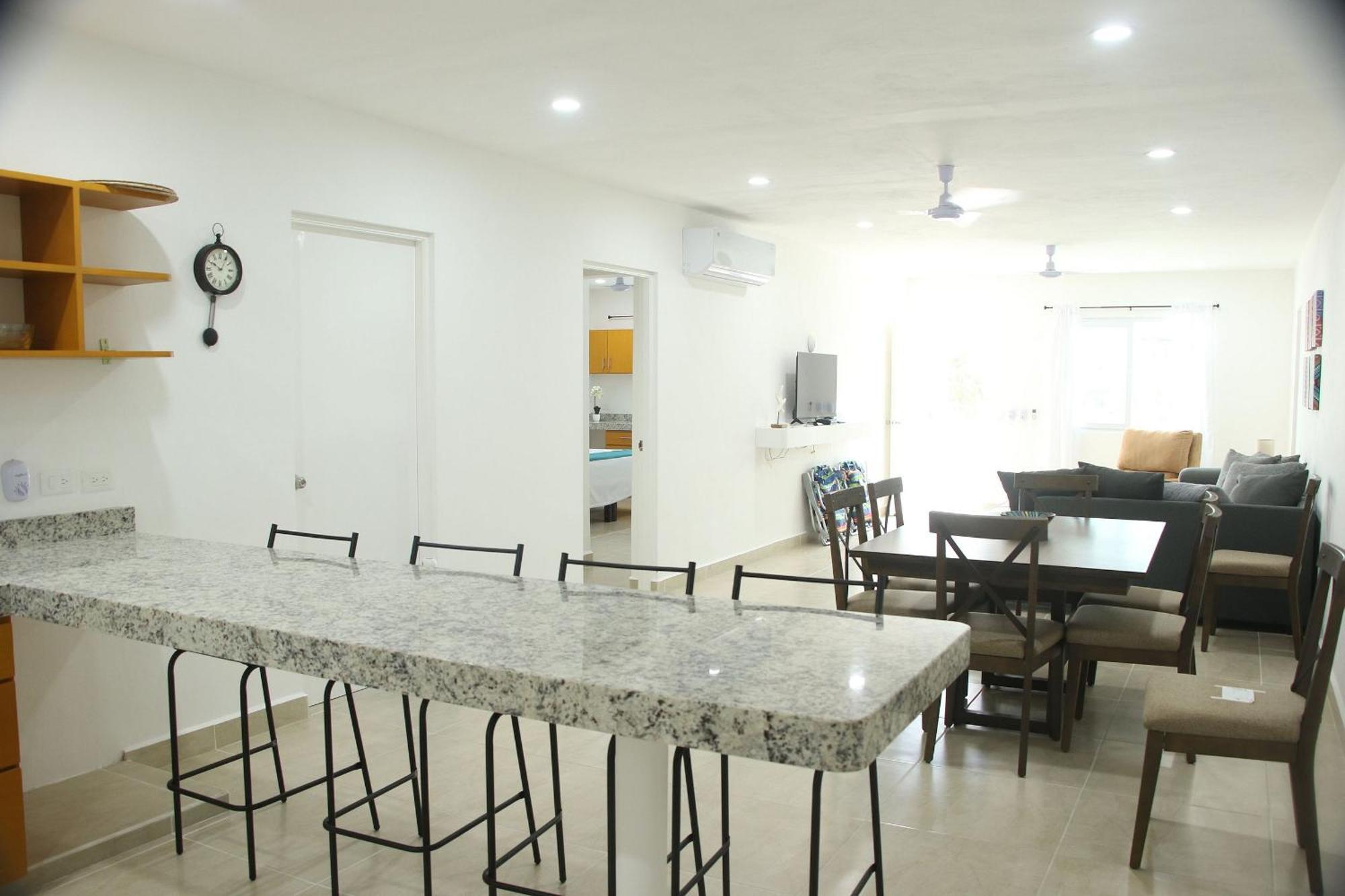 Edifico Con Departamentos Amplios Cerca De La Playa Apartment ปัวร์โตโมเรลอส ภายนอก รูปภาพ